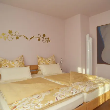 Unter Dem Schwalbennest *